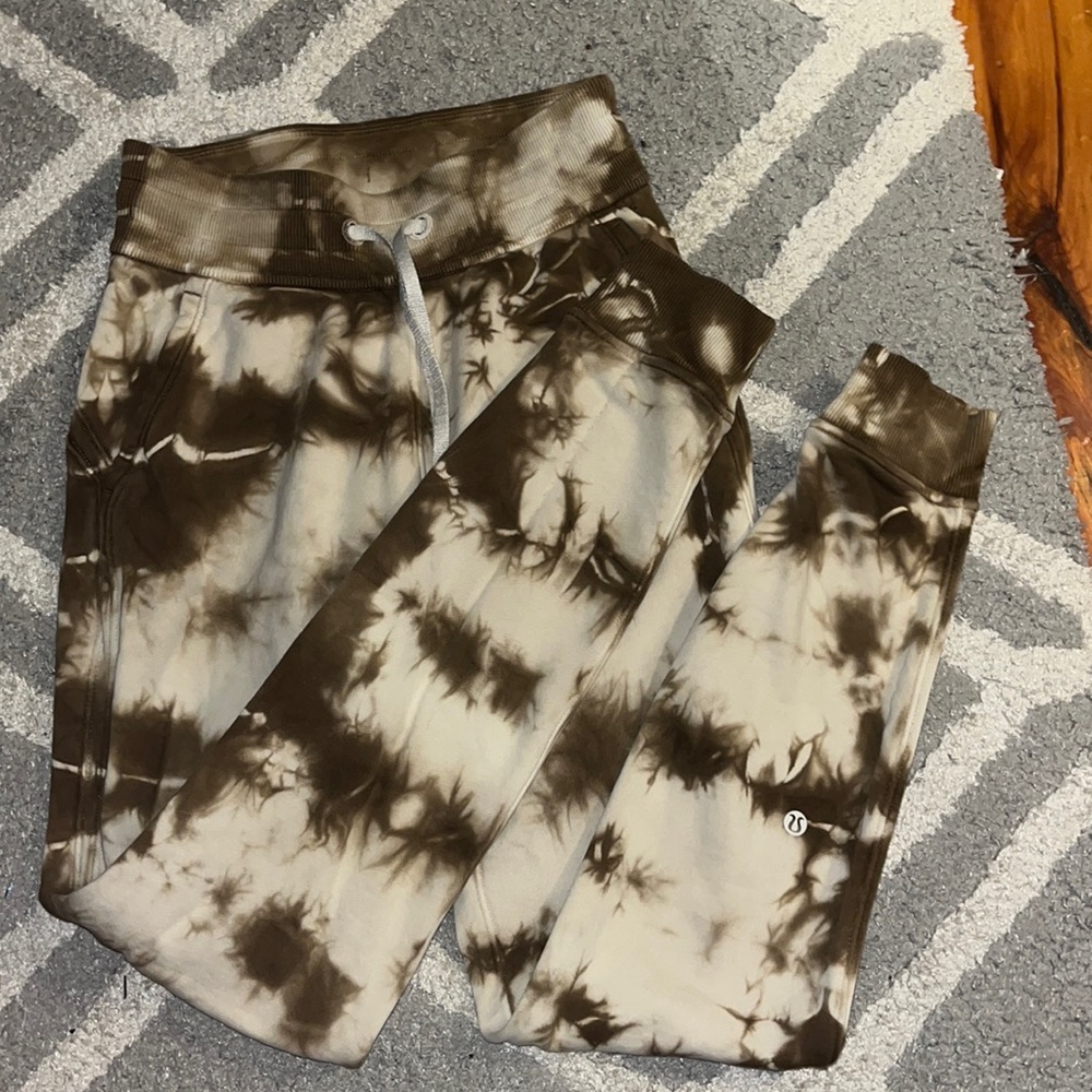 lulu brown tie dye scuba jogger